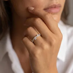 Bague Croisée Volutes Pavées en Or 18K ou Platine | Celinni