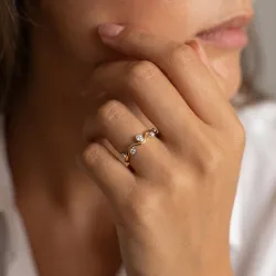 Bague Jonc Vague Sem&eacute; de Diamants en Or 18K ou Platine
