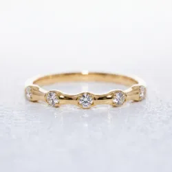 Feiner Diamantring aus 18K Gold oder Platin | Celinni