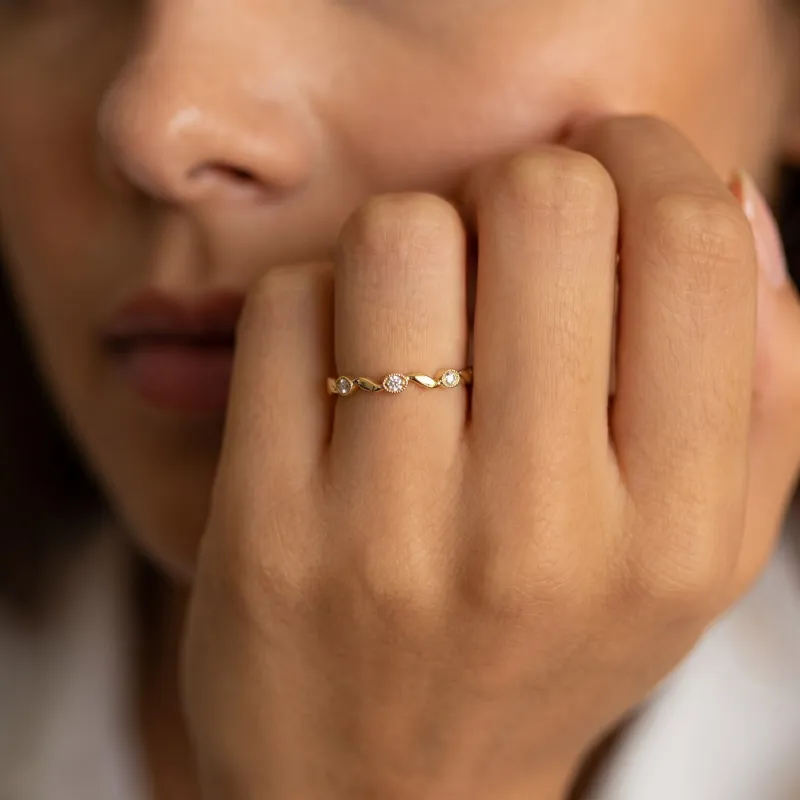 Bague Jonc Milgrain Navette en Or 18K ou Platine | Celinni