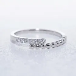 Bague Jonc Ouvert Barrette Pavée en Or 18K ou Platine