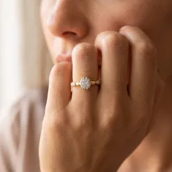 Bague T&ecirc;te Ovale Diamant&eacute;e en Or 18K ou Platine | Celinni