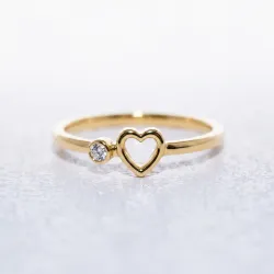 Anillo Corazón Calado con Diamante en Oro de 18K o Platino