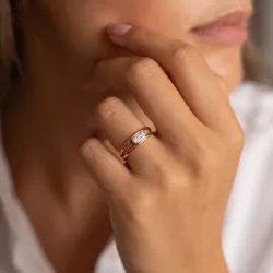 Bague jonc ajouré trois diamants en or 18K ou platine