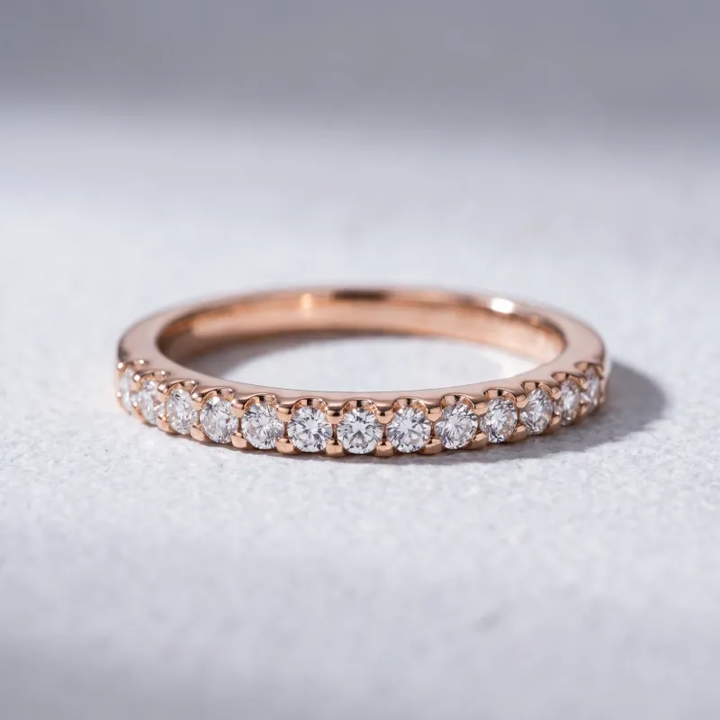 Bague Demi-&eacute;ternit&eacute; Pav&eacute;e en Or 18K ou Platine | Celinni