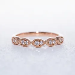 Bague Alliance Feuilles Milgrain en Or 18K ou Platine