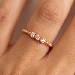 Bague Jonc Perl&eacute; Trio Diamants en Or 18K ou Platine