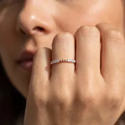 Bague Demi-alliance Chevron en Or 18K ou Platine | Celinni