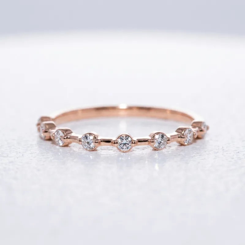 Bague Semée de Diamants Espacés en Or 18K ou Platine