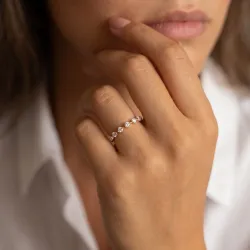 Bague Semée de Diamants Espacés en Or 18K ou Platine