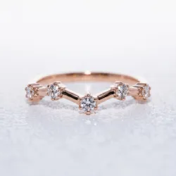 Bague Chevron Diamants Griffes en Or 18K ou Platine