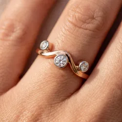 Bague Jonc Vague Trio Contrari&eacute; en Or 18K ou Platine