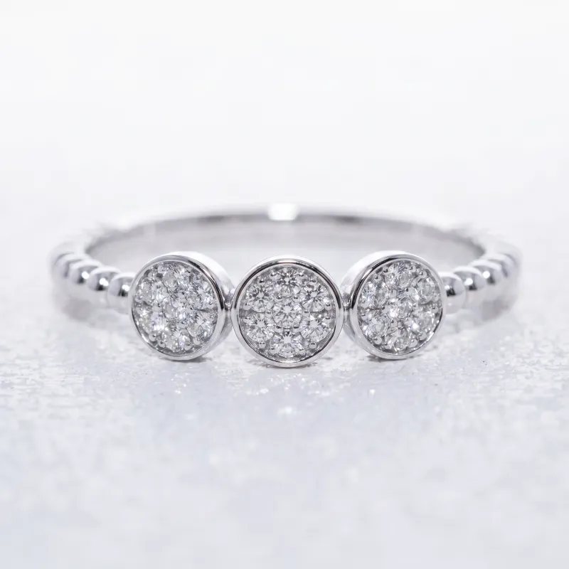 Bague Trois Clusters Ronds Pavés en Or 18K ou Platine