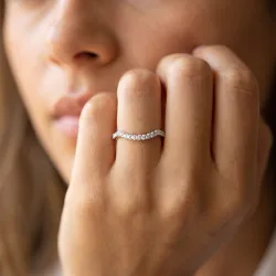 Bague Demi-jonc Chevron Pavé en Or 18K ou Platine | Celinni
