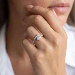 Bague Jonc Ouvert Diamants Dispersés en Or 18K ou Platine