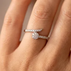 Bague Jonc Ouvert Diamants Dispersés en Or 18K ou Platine