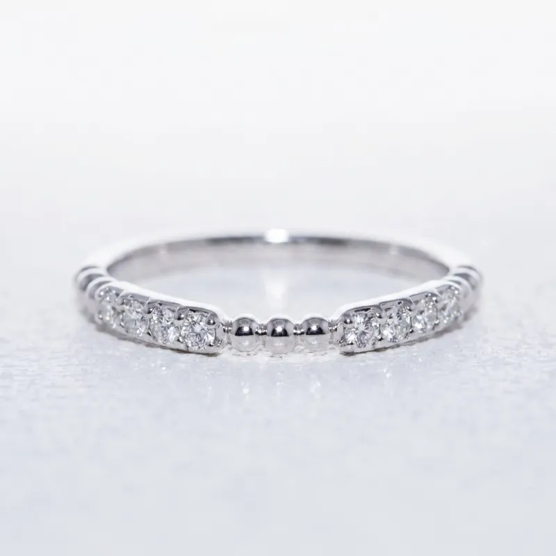 Bague Demi-alliance Chevron en Or 18K ou Platine | Celinni