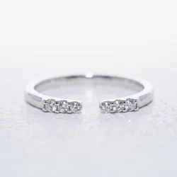 Bague Jonc Ouvert Six Diamants en Or 18K ou Platine
