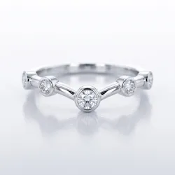 Bague Chevron Diamants Espacés en Or 18K ou Platine
