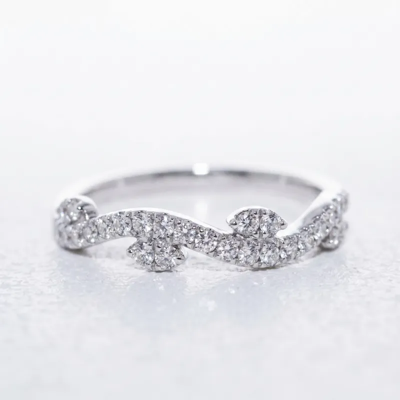 Bague Crois&eacute;e Volutes Pav&eacute;es en Or 18K ou Platine | Celinni