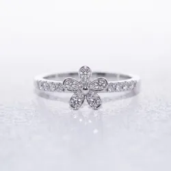 Bague Fleur Pavée Or en Or 18K ou Platine | Celinni