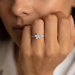 Bague Fleur Pavée Or en Or 18K ou Platine | Celinni