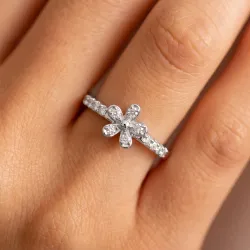 Bague Fleur Pavée Or en Or 18K ou Platine | Celinni