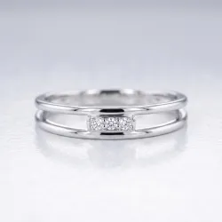 Bague jonc ajouré trois diamants en or 18K ou platine