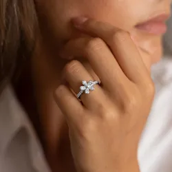 Bague Fleur Pavée Or en Or 18K ou Platine | Celinni