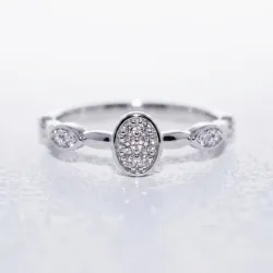 Bague Tête Ovale Diamantée en Or 18K ou Platine | Celinni