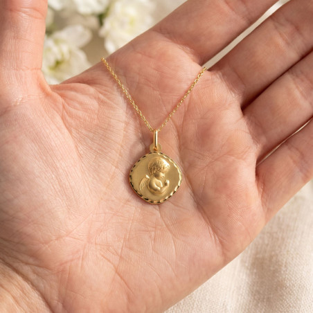 Praying Angel Cushion Medal Faceted Edge in 18 Carat Yellow Gold