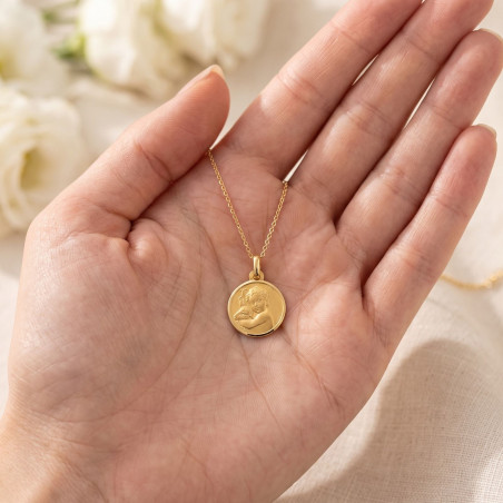 Medalla Ángel con Cordero 15 mm en Oro Amarillo de 18 Quilates