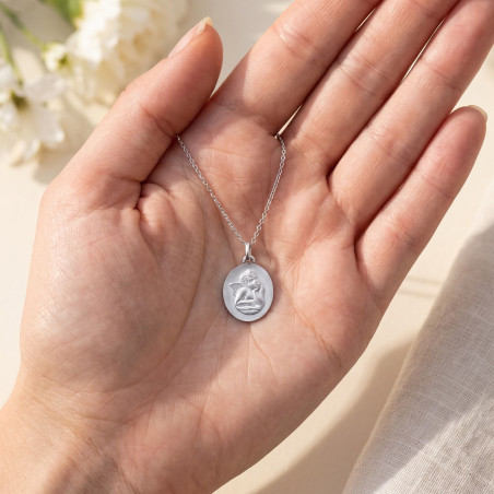 Médaille Ange de Raphaël Ovale en Or Blanc 18 Carats