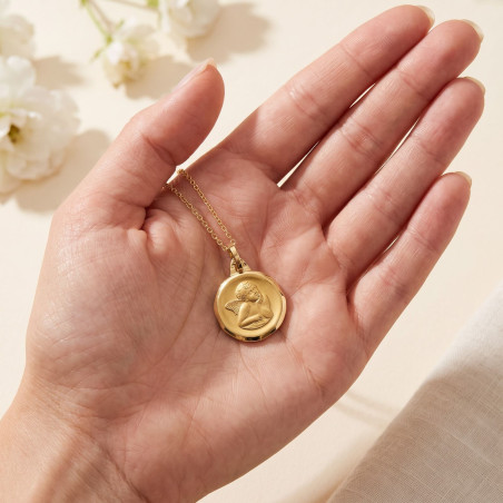 Médaille Ange de Raphaël Cadre Relevé et Bélière Articulée en Or Jaune 18 Carats