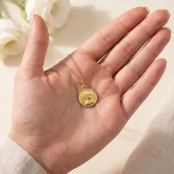 Medalla Joven Virgen Orante Marco Pulido Oro Amarillo 18K - 14 mm