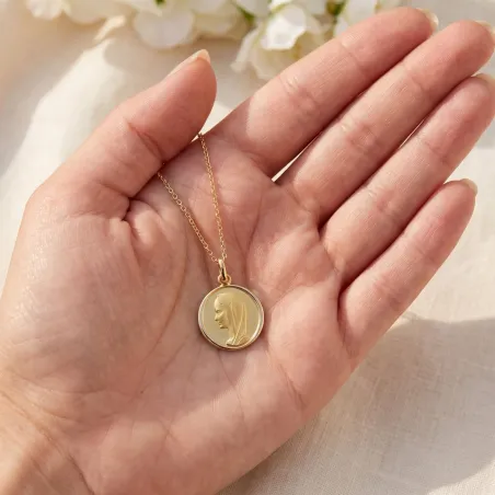 Médaille Vierge de Profil Cadre Poli en Or Jaune 18 Carats