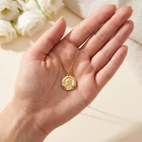 Médaille Vierge en Prière Disque Poli en Or Jaune 18 Carats