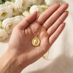 Gran Medalla Virgen Ovalada Disco Pulido Oro Amarillo 18K - 22 x 17 mm
