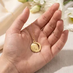 Médaille Vierge au Croissant Ajouré Or Jaune 18 Carats - 16 mm