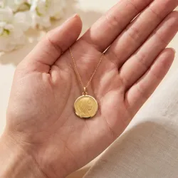Large Virgin Medal Polished Frame 18K Yellow Gold - 19 mm