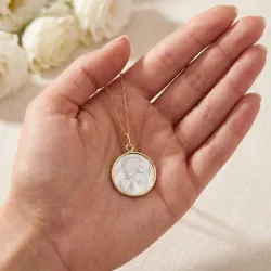 Grande Médaille Ange en Prière Nacre et Or Jaune 18 Carats - 18 mm
