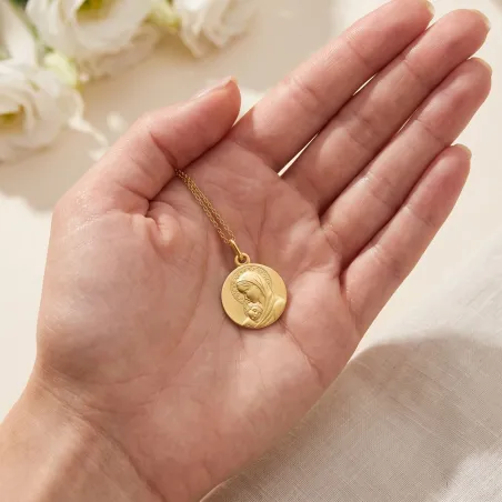 Virgin and Child Beaded Halo Medal in 18 Carat Yellow Gold