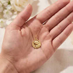Grande Médaille Vierge à l'Enfant Auréoles Fines Or Jaune 18 Carats - 18 mm