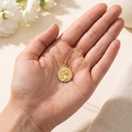 Médaille Vierge à l'Enfant Voile Perlé en Or Jaune 18 Carats