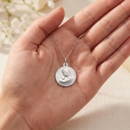 Médaille Vierge au Baiser de l'Enfant en Or Blanc 18 Carats
