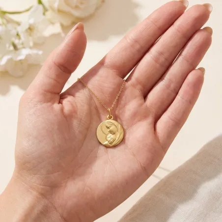 Grande Médaille Vierge à l'Enfant Voile Perlé 18 mm en Or Jaune 18 Carats