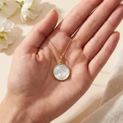Medaille Maagd Gebogen over het Kind Parelmoer 18K Geelgoud - 16 mm