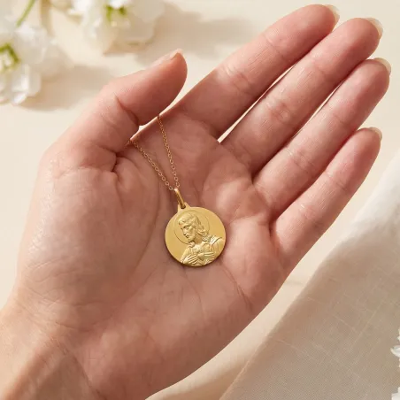 ميدالية الإسكابولار الكبيرة 20 مم بحافة ملساء من الذهب الأصفر عيار 18 قيراطاً