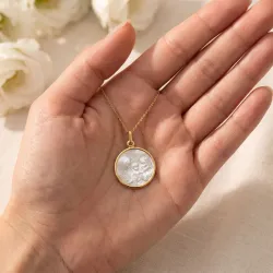 Grande Médaille Sainte Famille Nacre et Or Jaune 18 Carats - 20 mm