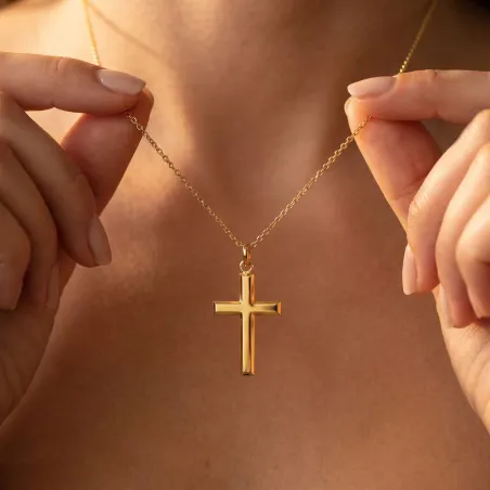 Pendentif Croix Chanfreinée 32 mm en Or Jaune 18 Carats